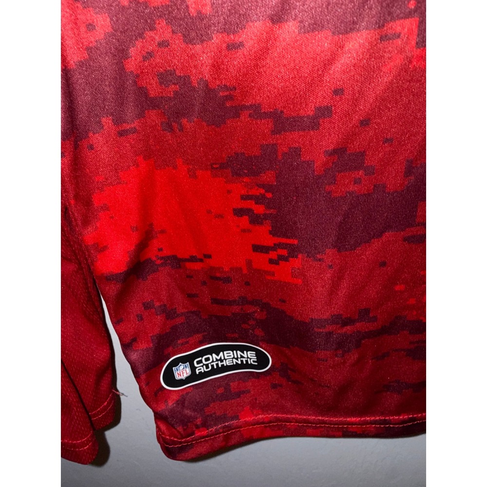 NFL Team Apparel Tampa Bay Buccaneers Kids XL 18/20 Red Digi Camo Shirt NWT - Picture 5 of 6
